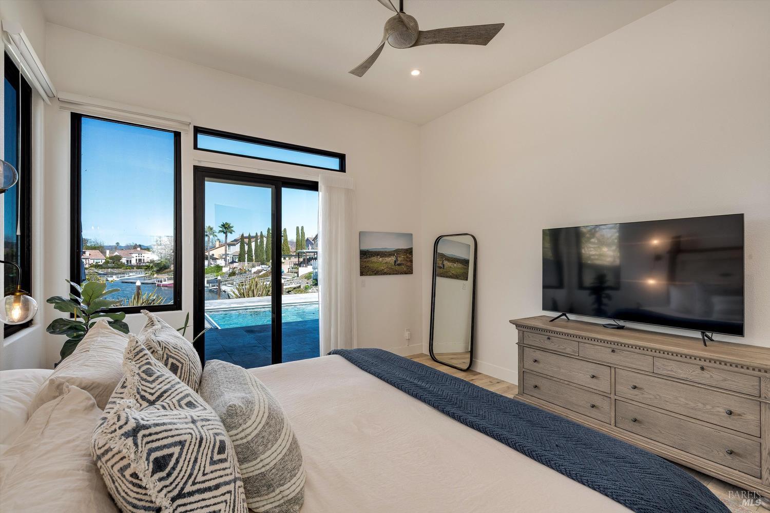 Detail Gallery Image 46 of 77 For 100 S Newport Dr, Napa,  CA 94559 - 4 Beds | 2/1 Baths