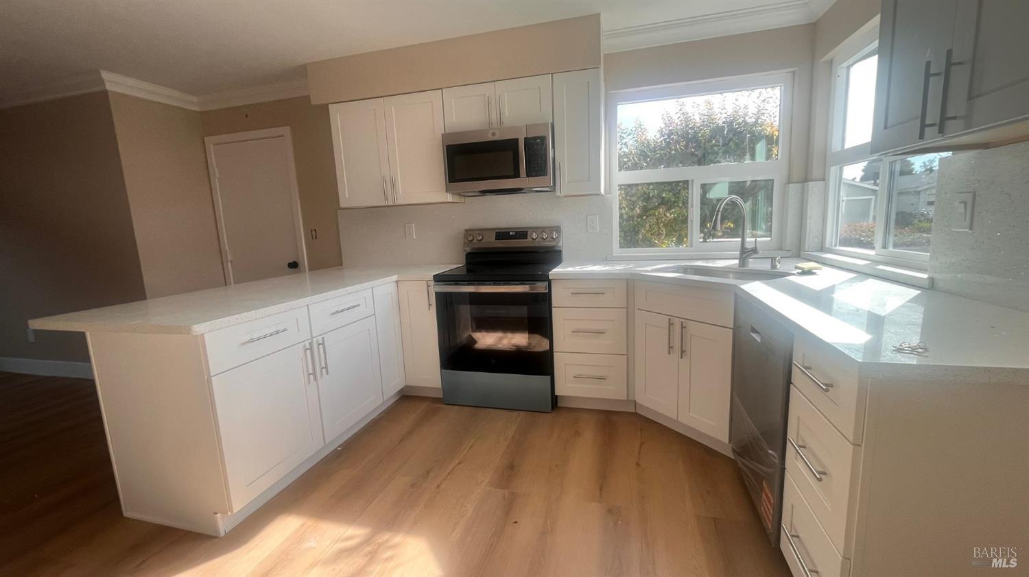 Detail Gallery Image 5 of 11 For 482 Vivienne Dr, Watsonville,  CA 95076 - 2 Beds | 2 Baths