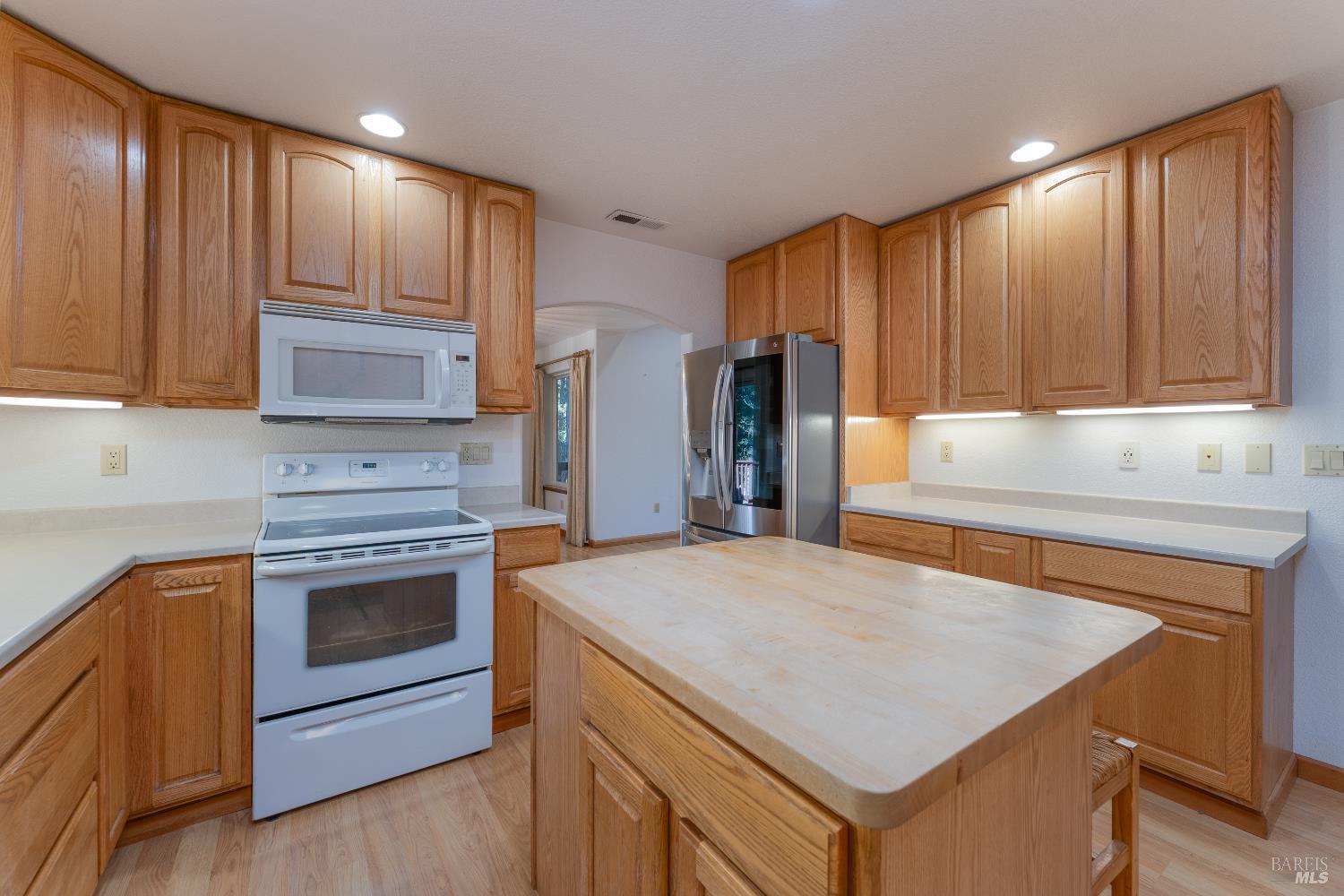 Detail Gallery Image 8 of 42 For 4862 Blue Lake Rd, Willits,  CA 95490 - 3 Beds | 2 Baths