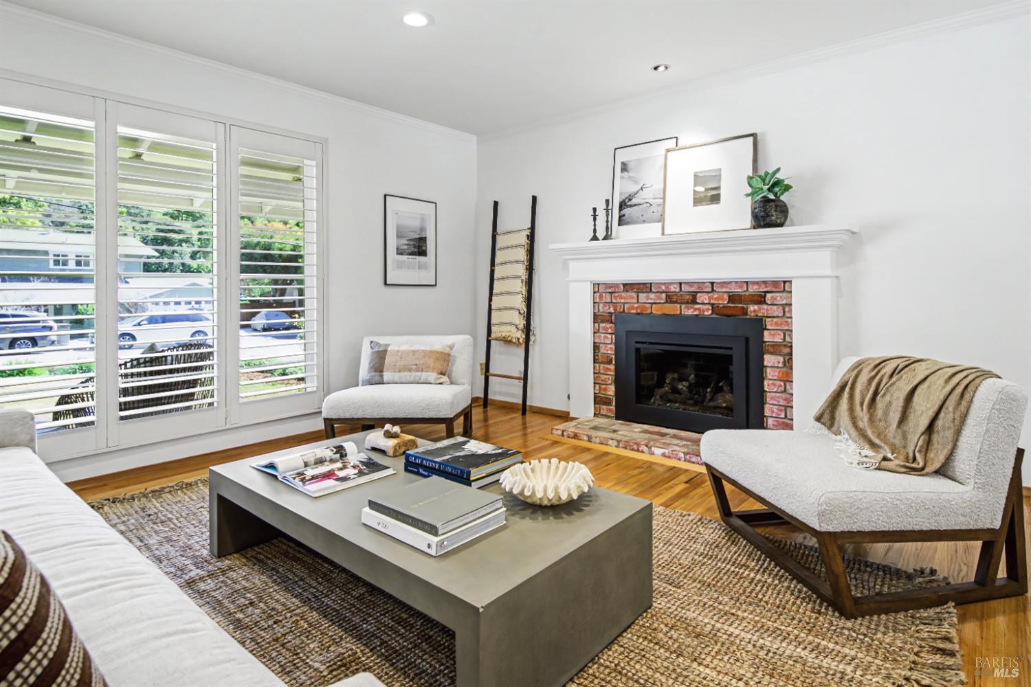 Detail Gallery Image 9 of 48 For 255 Knight Dr, San Rafael,  CA 94901 - 3 Beds | 2 Baths