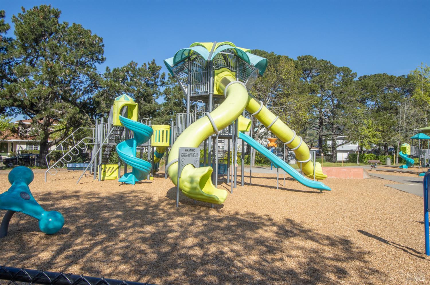 Detail Gallery Image 15 of 18 For 3720 Kerner Blvd, San Rafael,  CA 94901 - 2 Beds | 1 Baths