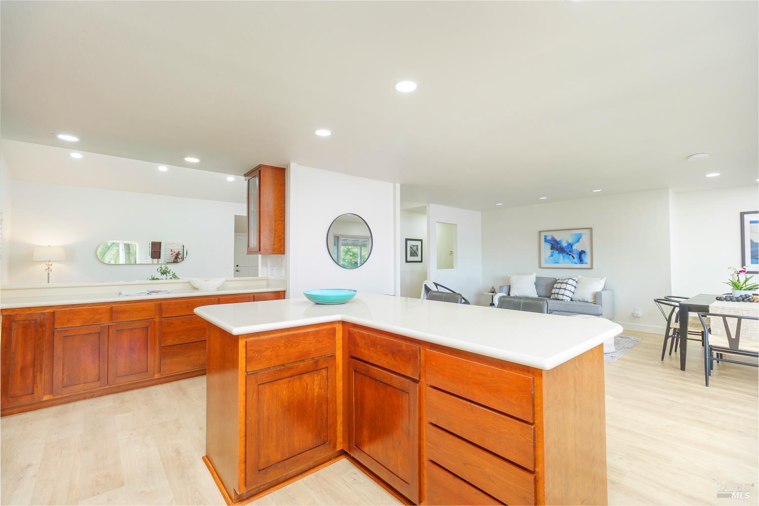 Detail Gallery Image 16 of 37 For 45 Del Oro Lagoon Dr, Novato,  CA 94949 - 3 Beds | 2 Baths