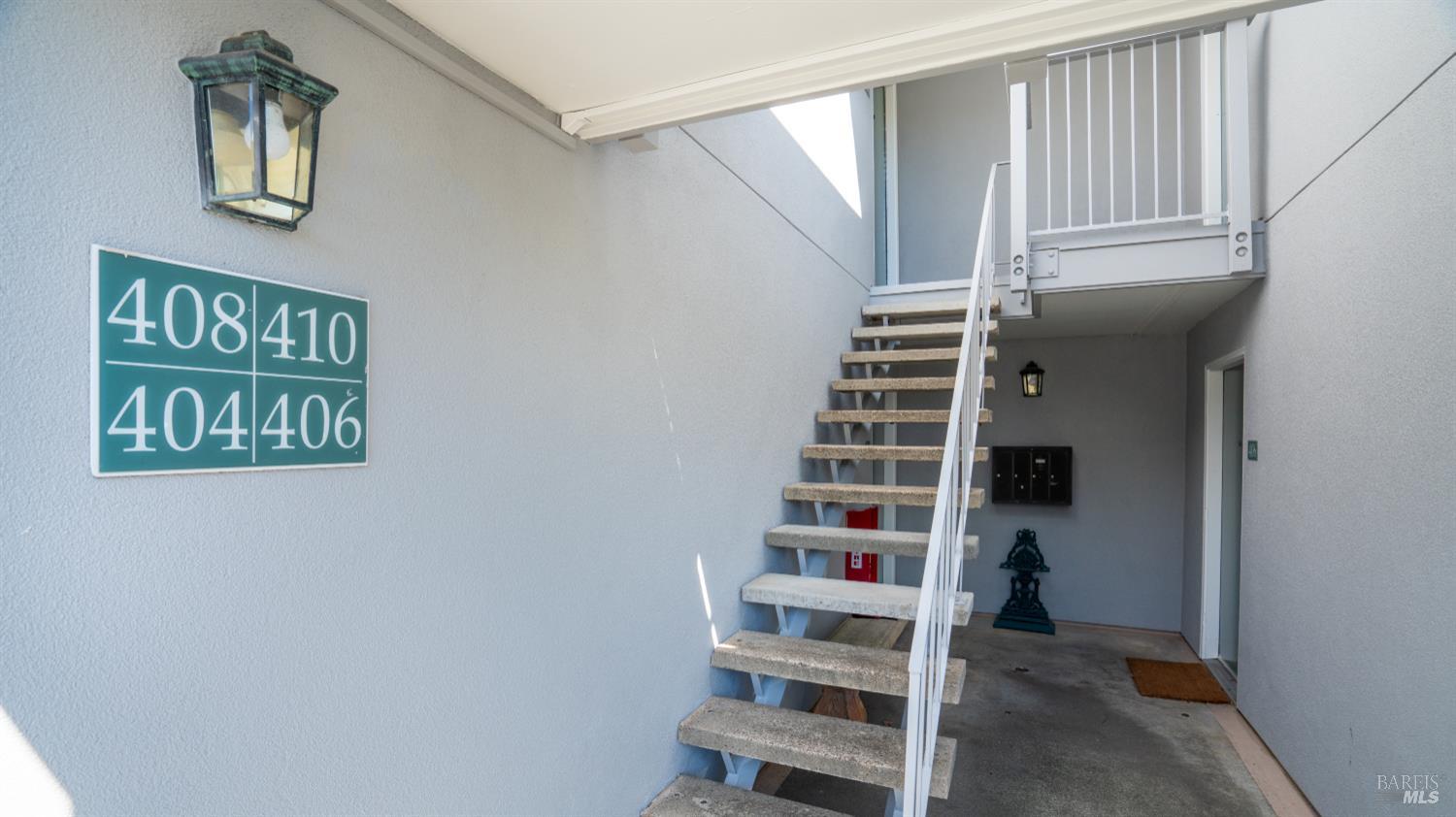 Detail Gallery Image 22 of 35 For 408 Larkspur Plaza Dr, Larkspur,  CA 94939 - 1 Beds | 1 Baths