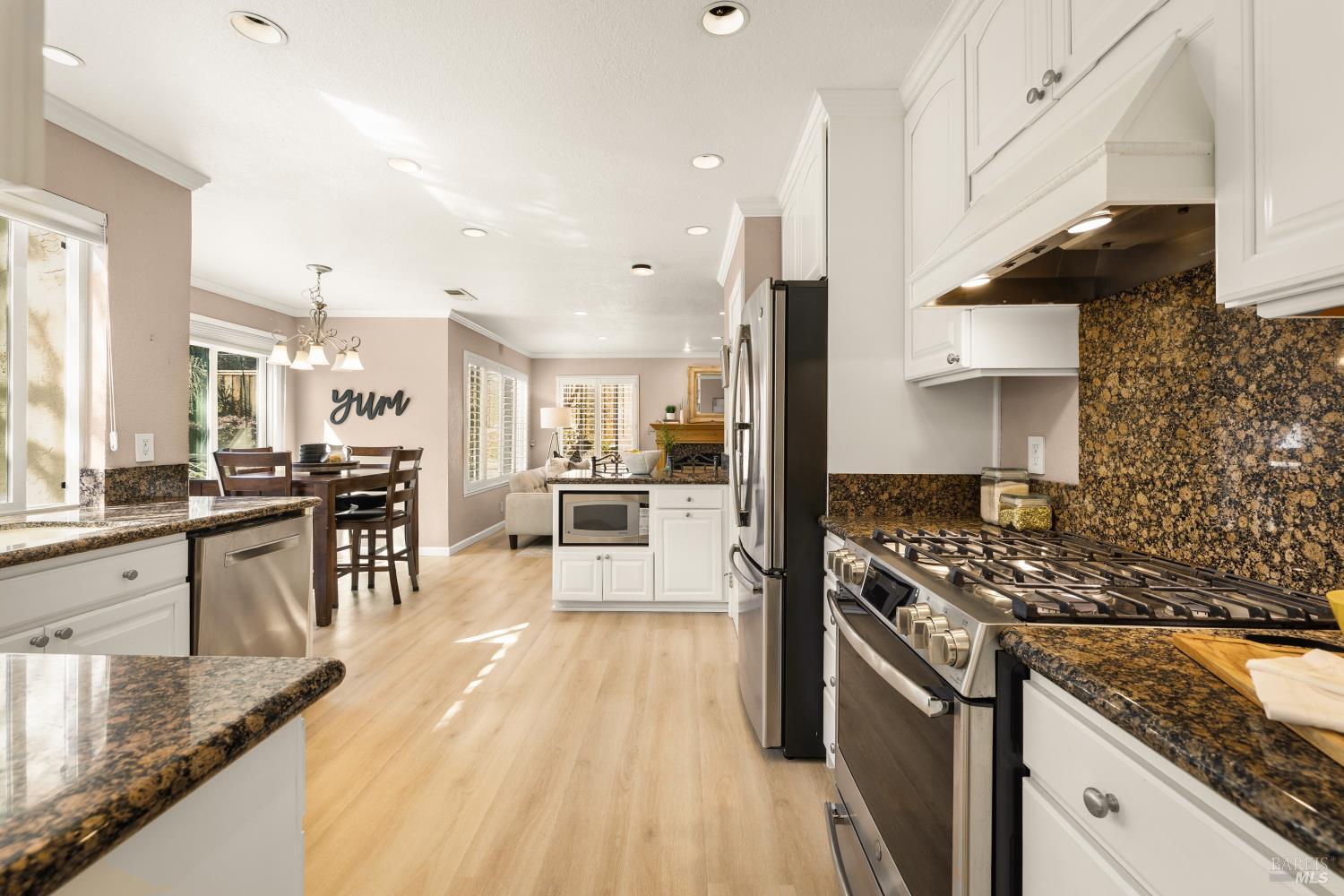 Detail Gallery Image 19 of 87 For 635 Daffodil Dr, Benicia,  CA 94510 - 4 Beds | 2/1 Baths