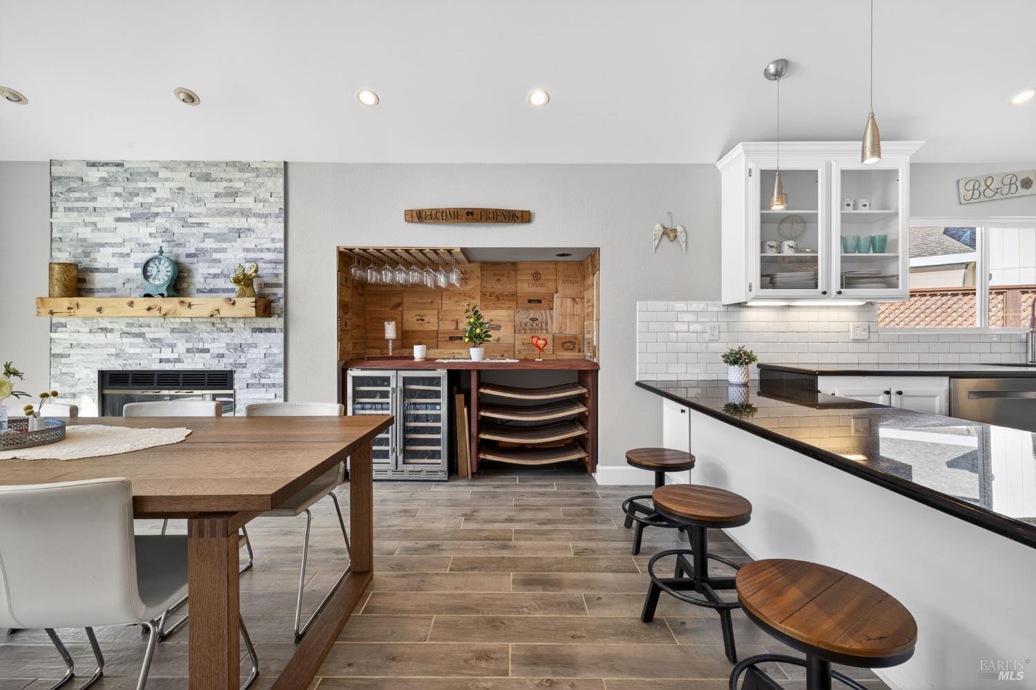 Detail Gallery Image 17 of 47 For 1301 Megan Pl, Rohnert Park,  CA 94928 - 3 Beds | 2 Baths