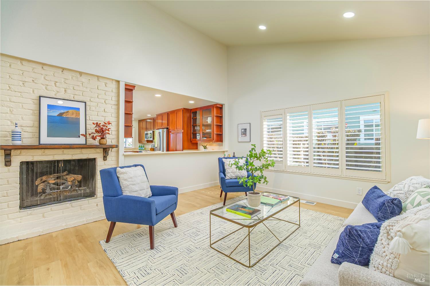 Detail Gallery Image 19 of 37 For 45 Del Oro Lagoon Dr, Novato,  CA 94949 - 3 Beds | 2 Baths