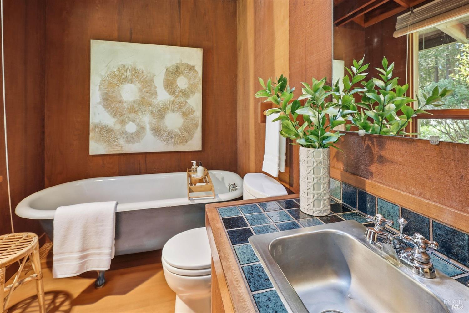 Detail Gallery Image 27 of 63 For 4142 Burnside Rd, Sebastopol,  CA 95472 - 3 Beds | 3 Baths