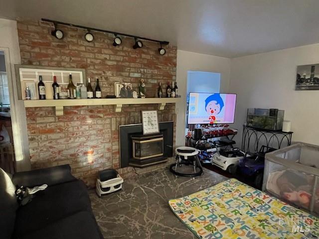 Detail Gallery Image 5 of 5 For 1202 Rollingwood Dr, Vallejo,  CA 94591 - 3 Beds | 2 Baths