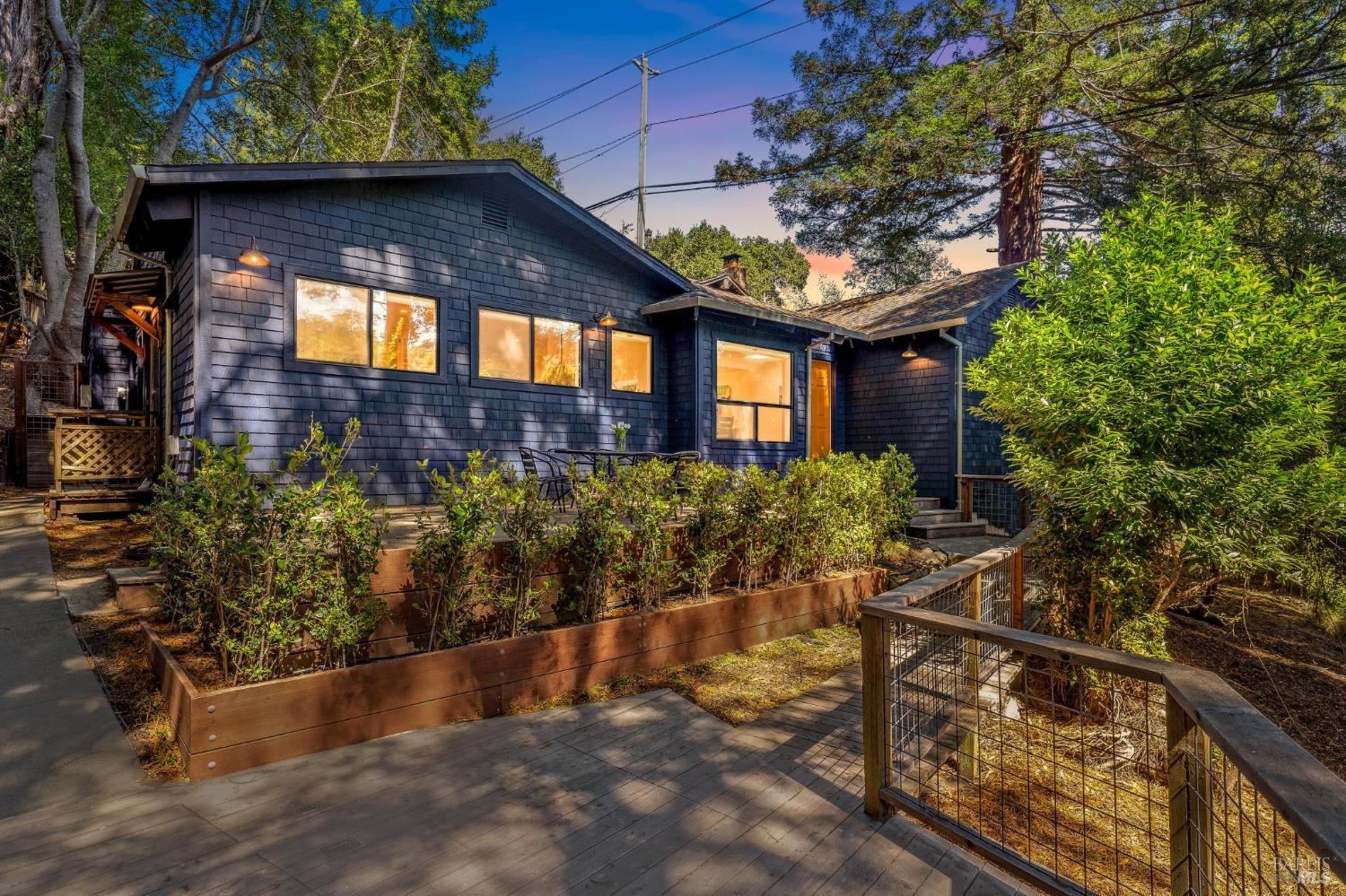 Detail Gallery Image 22 of 30 For 250 Evergreen Ave, Mill Valley,  CA 94941 - 3 Beds | 2 Baths