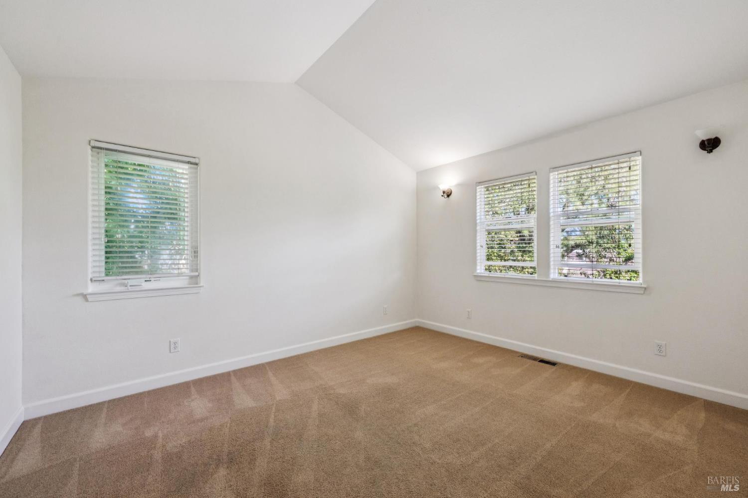 Detail Gallery Image 39 of 58 For 3 Hill Dr, Petaluma,  CA 94952 - 3 Beds | 2/1 Baths