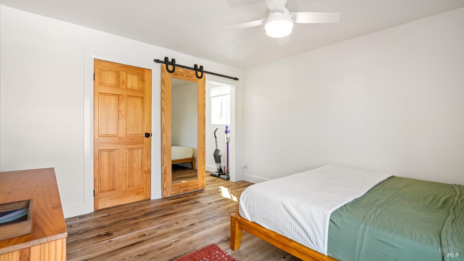 Detail Gallery Image 7 of 35 For 408 Larkspur Plaza Dr, Larkspur,  CA 94939 - 1 Beds | 1 Baths