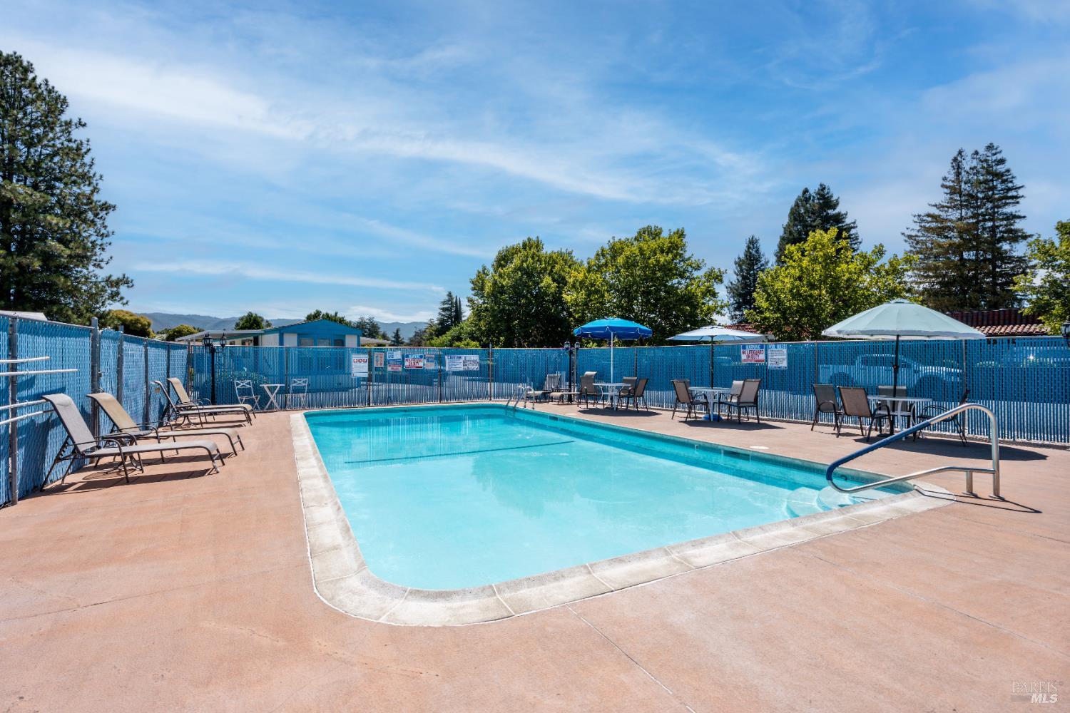 Detail Gallery Image 2 of 19 For 660 Leslie St 60, Ukiah,  CA 95482 - 2 Beds | 1/1 Baths