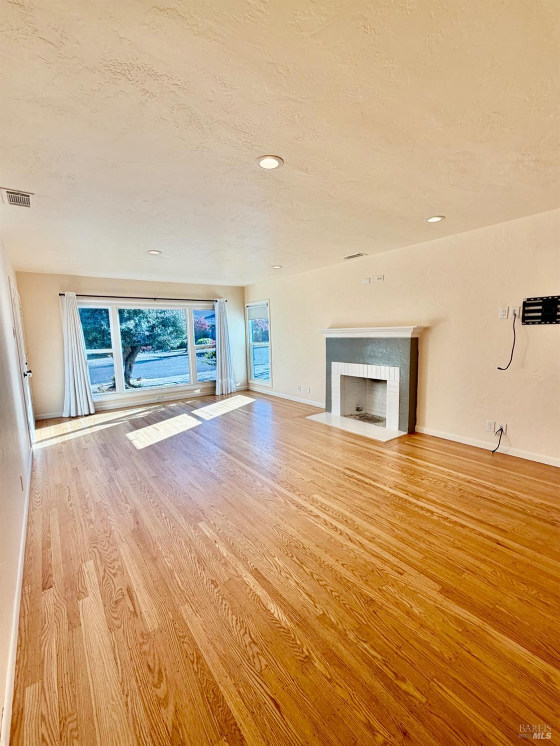 Detail Gallery Image 9 of 55 For 2766 Iowa St, Napa,  CA 94558 - 3 Beds | 1/1 Baths