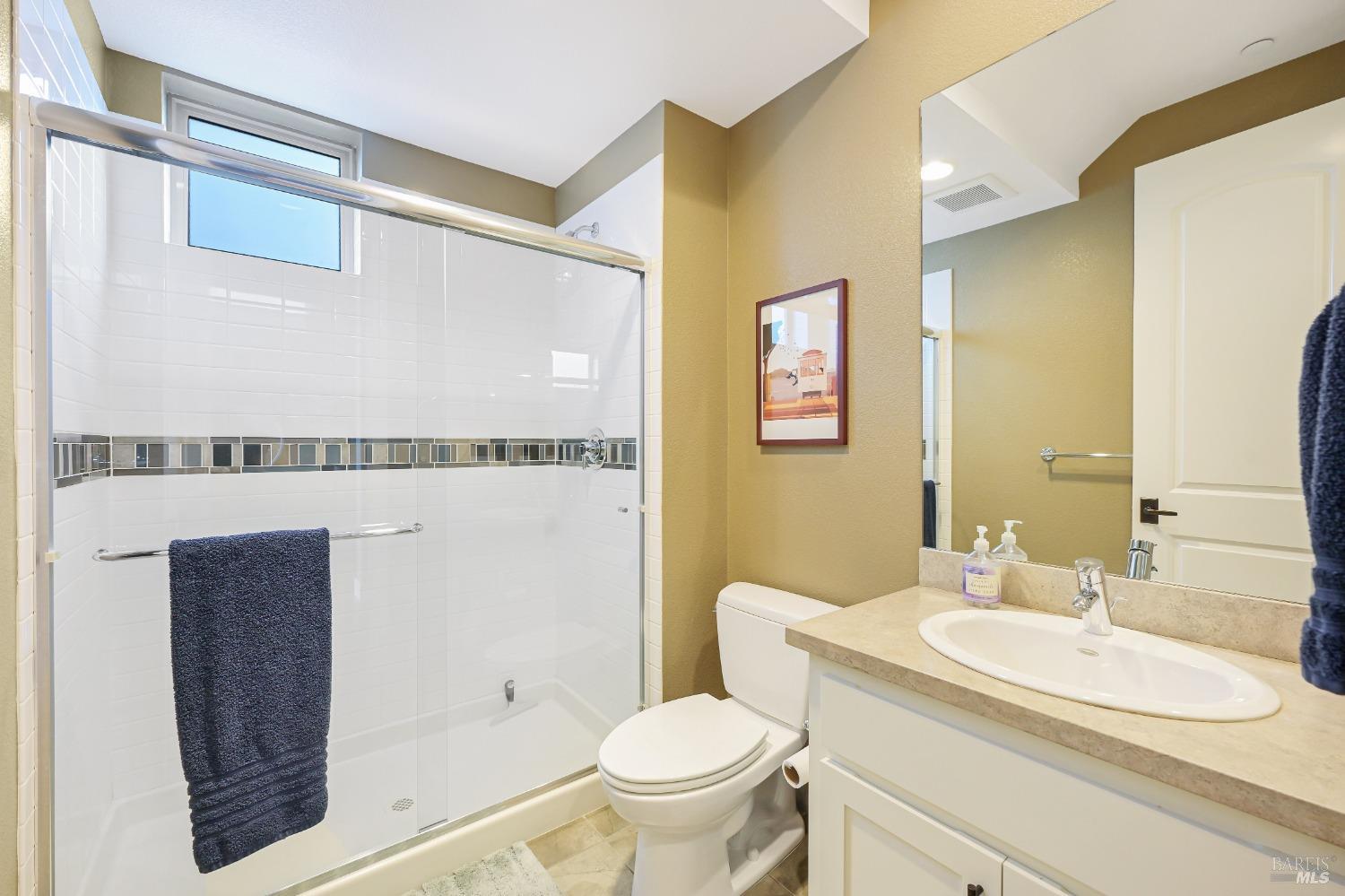 Detail Gallery Image 8 of 31 For 46 Audubon Way, Novato,  CA 94949 - 4 Beds | 3 Baths