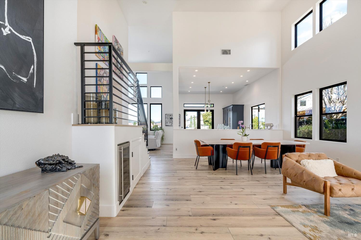 Detail Gallery Image 11 of 77 For 100 S Newport Dr, Napa,  CA 94559 - 4 Beds | 2/1 Baths