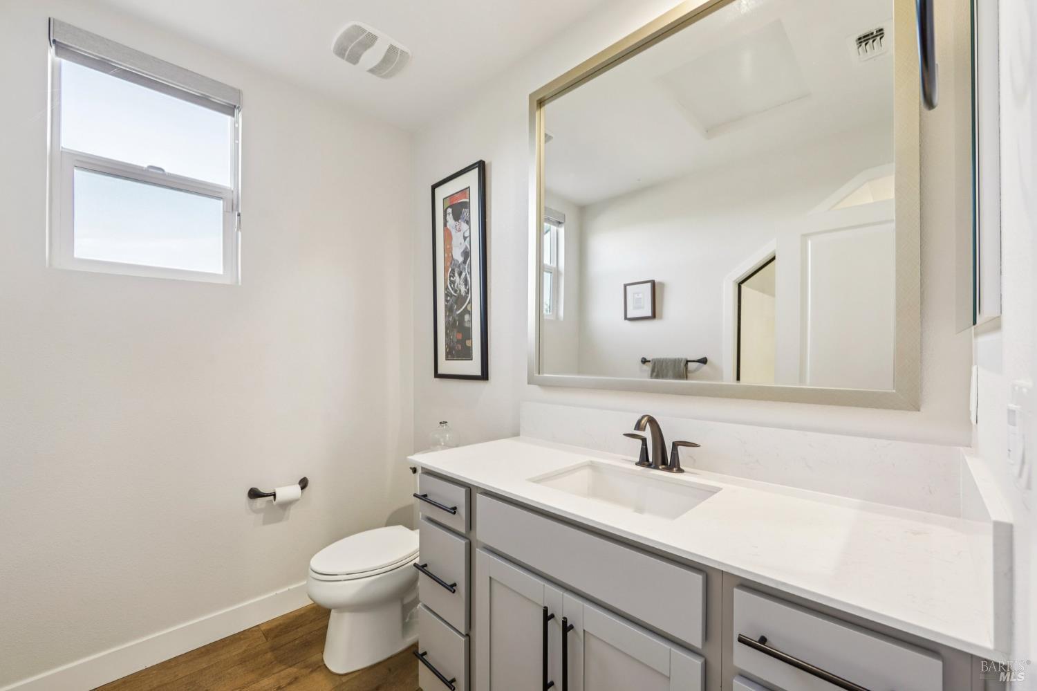 Detail Gallery Image 19 of 56 For 2453 Francisco Ave, Santa Rosa,  CA 95403 - 4 Beds | 3 Baths