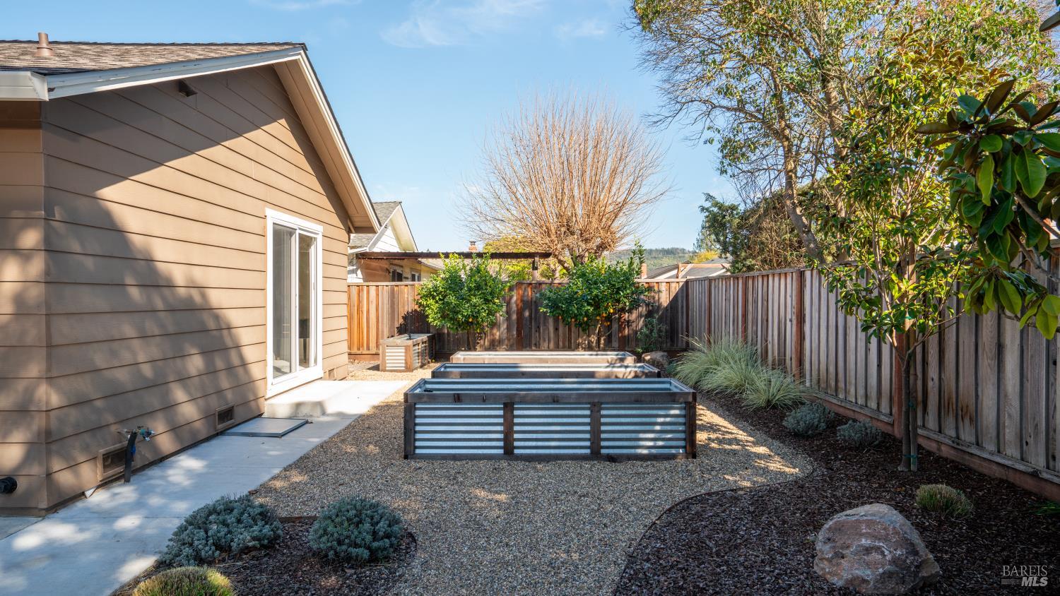 Detail Gallery Image 31 of 34 For 3528 Yale Dr, Santa Rosa,  CA 95405 - 3 Beds | 2 Baths