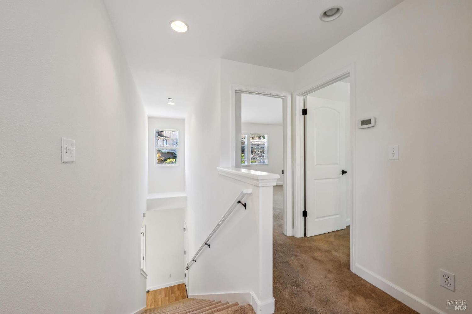 Detail Gallery Image 24 of 58 For 3 Hill Dr, Petaluma,  CA 94952 - 3 Beds | 2/1 Baths