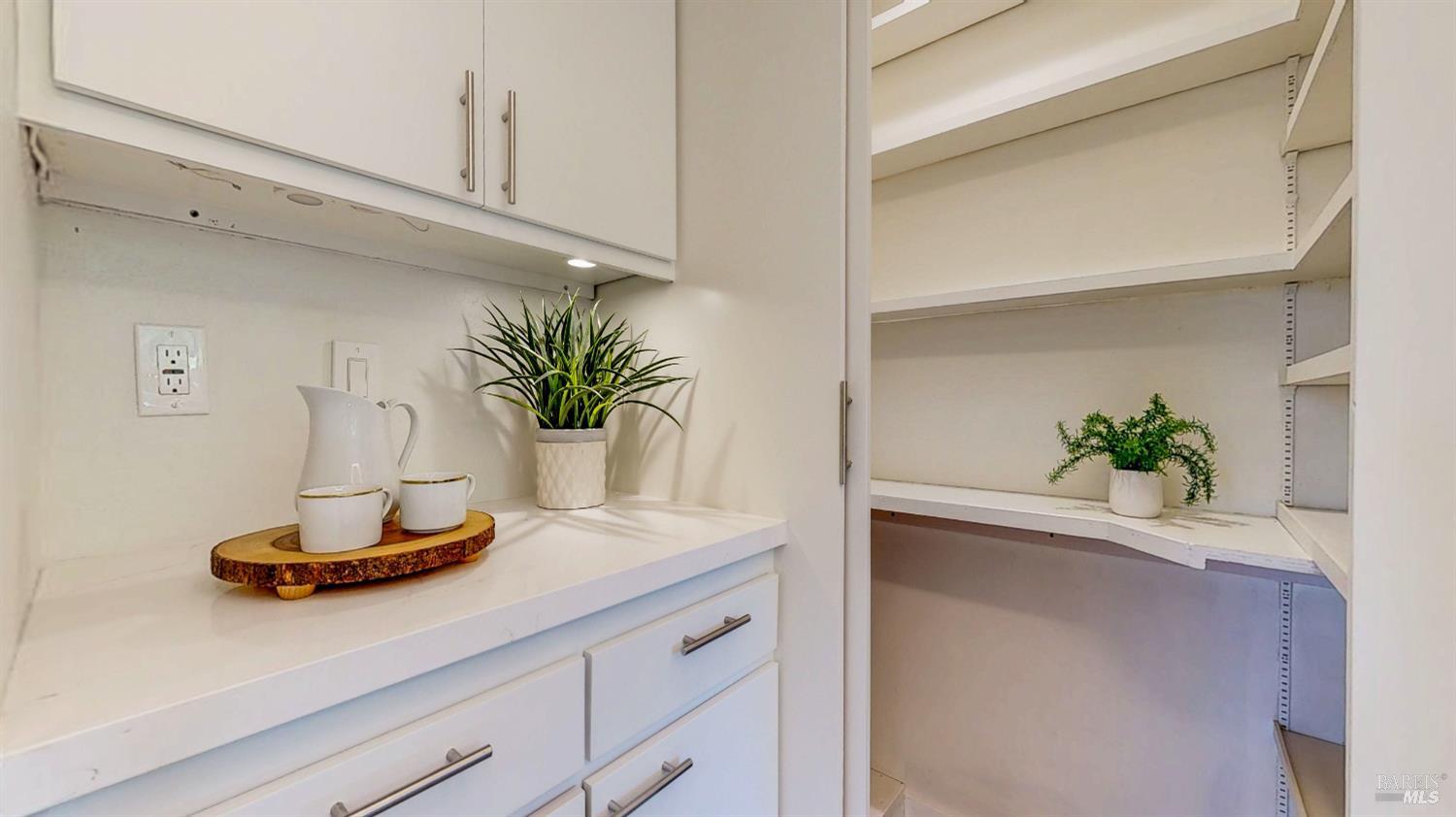 Detail Gallery Image 22 of 63 For 1253 Royal Oak Ter #C,  Novato,  CA 94947 - 3 Beds | 2/1 Baths