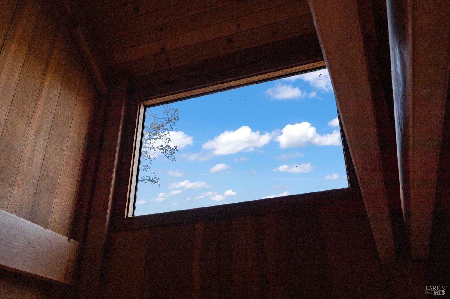 Detail Gallery Image 8 of 29 For 191 Buchanan Dr, Sausalito,  CA 94965 - 2 Beds | 1 Baths