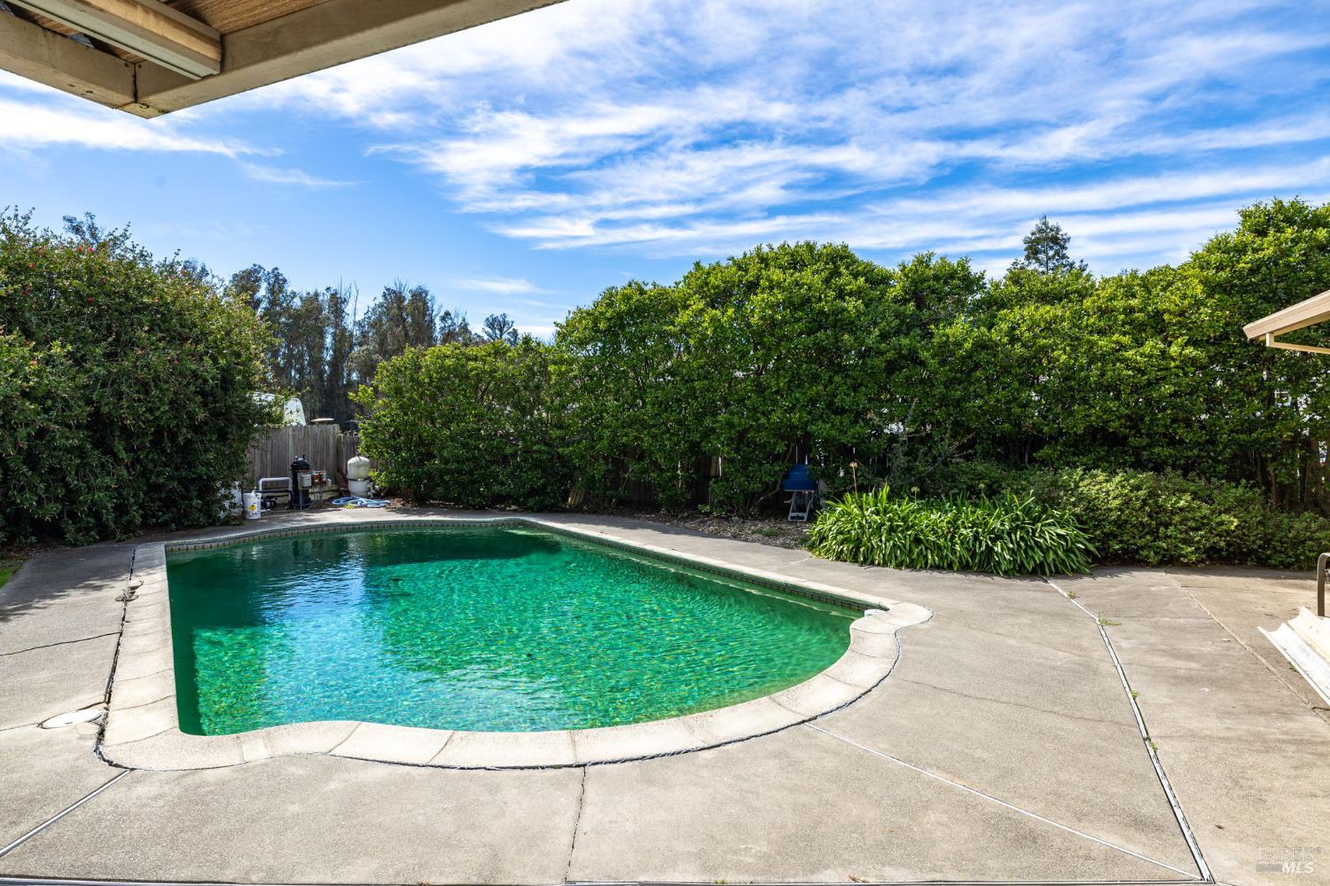 Detail Gallery Image 6 of 21 For 410 E Railroad Ave, Cotati,  CA 94931 - 3 Beds | 3 Baths