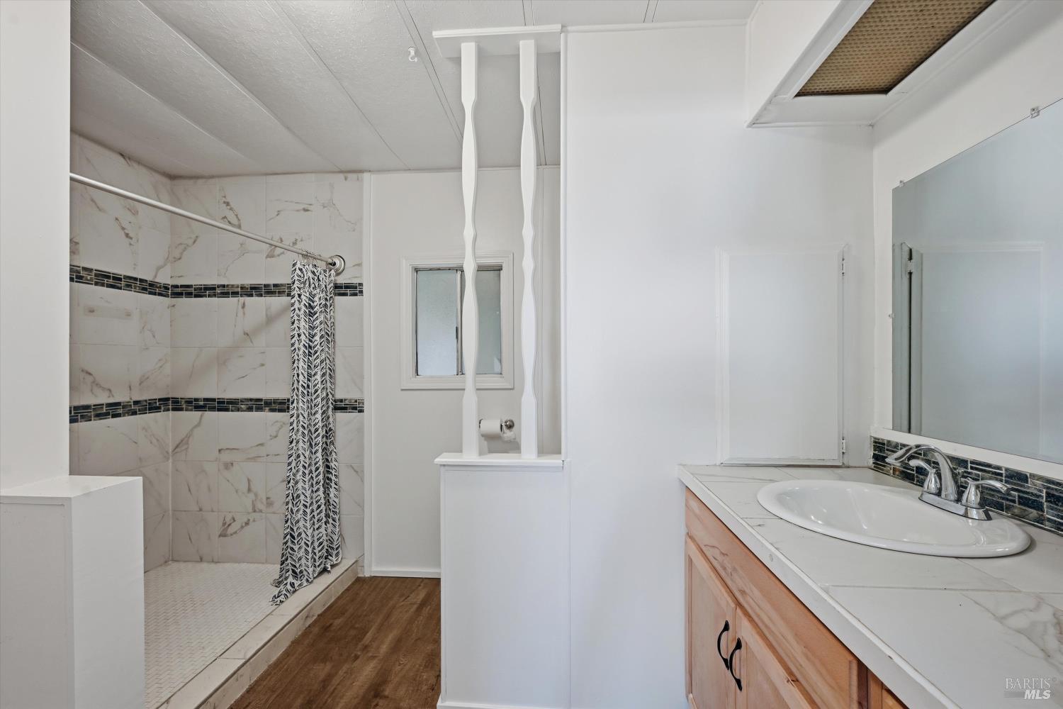 Detail Gallery Image 12 of 21 For 3562 Mountain View St, Clearlake,  CA 95422 - 3 Beds | 2 Baths