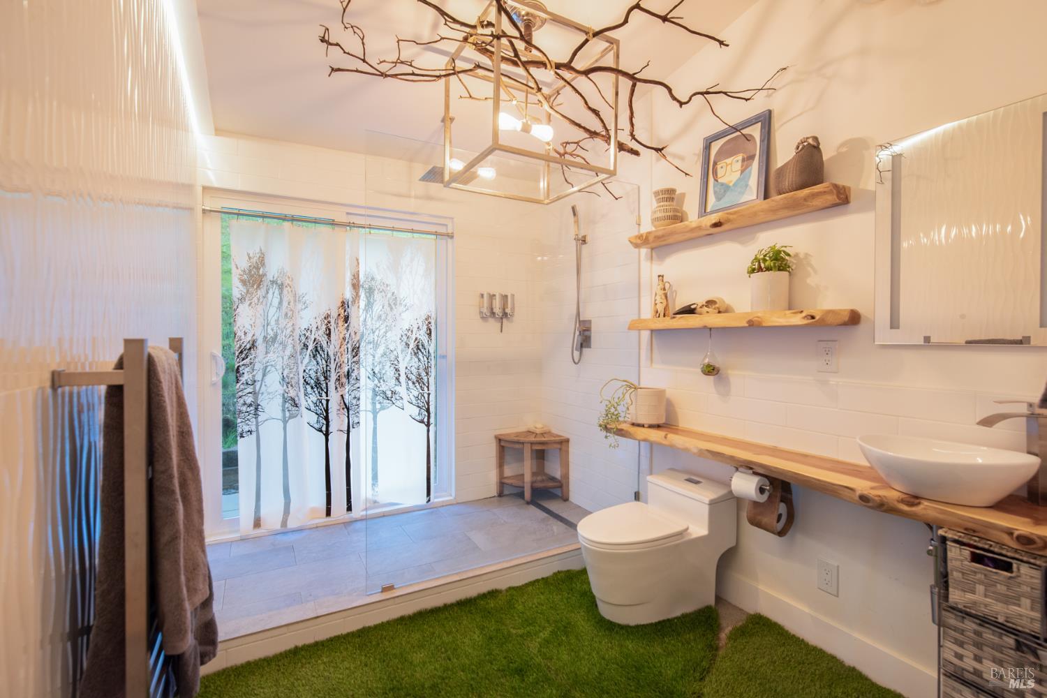 Detail Gallery Image 8 of 76 For 22855 Chianti Rd, Geyserville,  CA 95441 - 5 Beds | 3/1 Baths