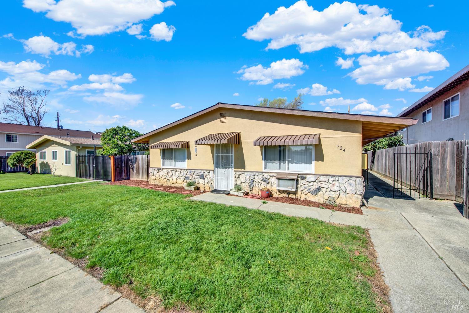 Detail Gallery Image 5 of 33 For 724 Delaware St, Fairfield,  CA 94533 - – Beds | – Baths