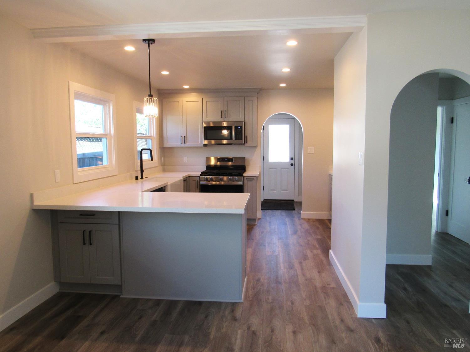 Detail Gallery Image 10 of 27 For 196 Church St, Sonoma,  CA 95476 - 2 Beds | 1 Baths