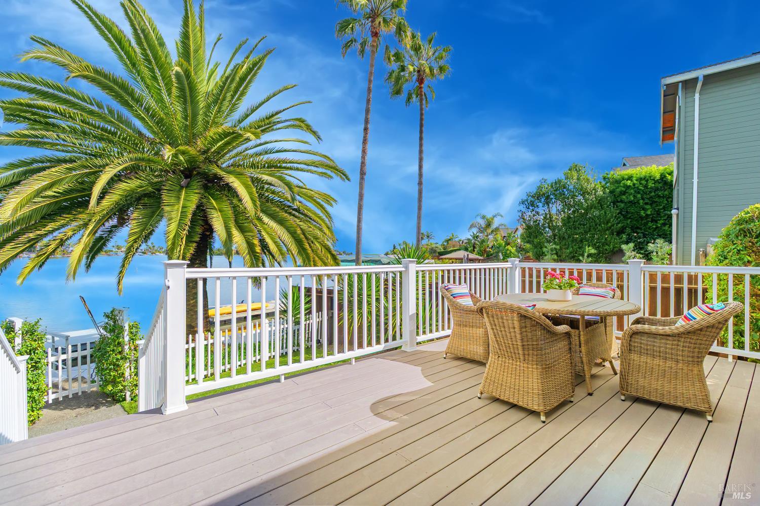 Detail Gallery Image 8 of 37 For 45 Del Oro Lagoon Dr, Novato,  CA 94949 - 3 Beds | 2 Baths