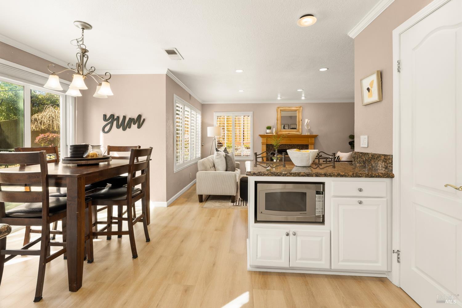 Detail Gallery Image 23 of 87 For 635 Daffodil Dr, Benicia,  CA 94510 - 4 Beds | 2/1 Baths