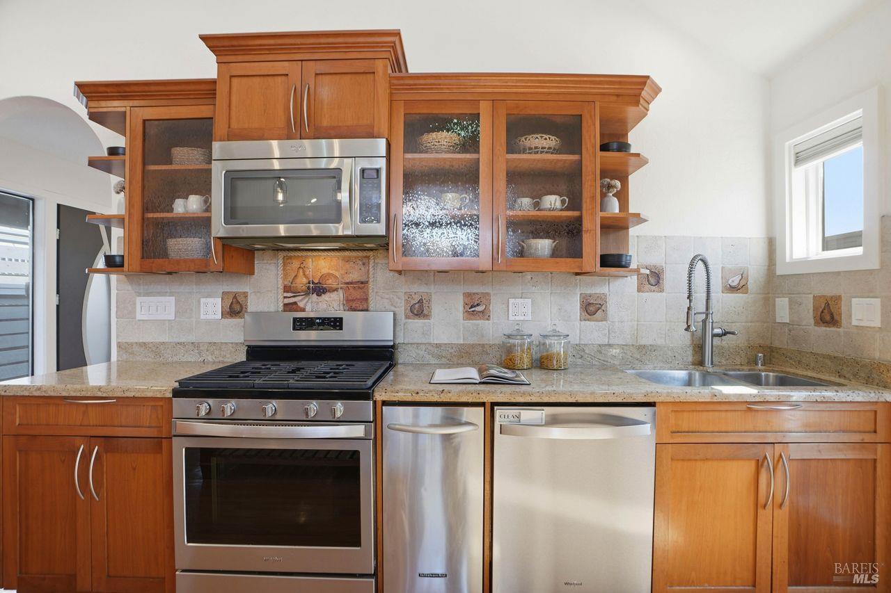 Detail Gallery Image 11 of 37 For 21 Boardwalk One Unkn, Larkspur,  CA 94939 - 3 Beds | 2 Baths