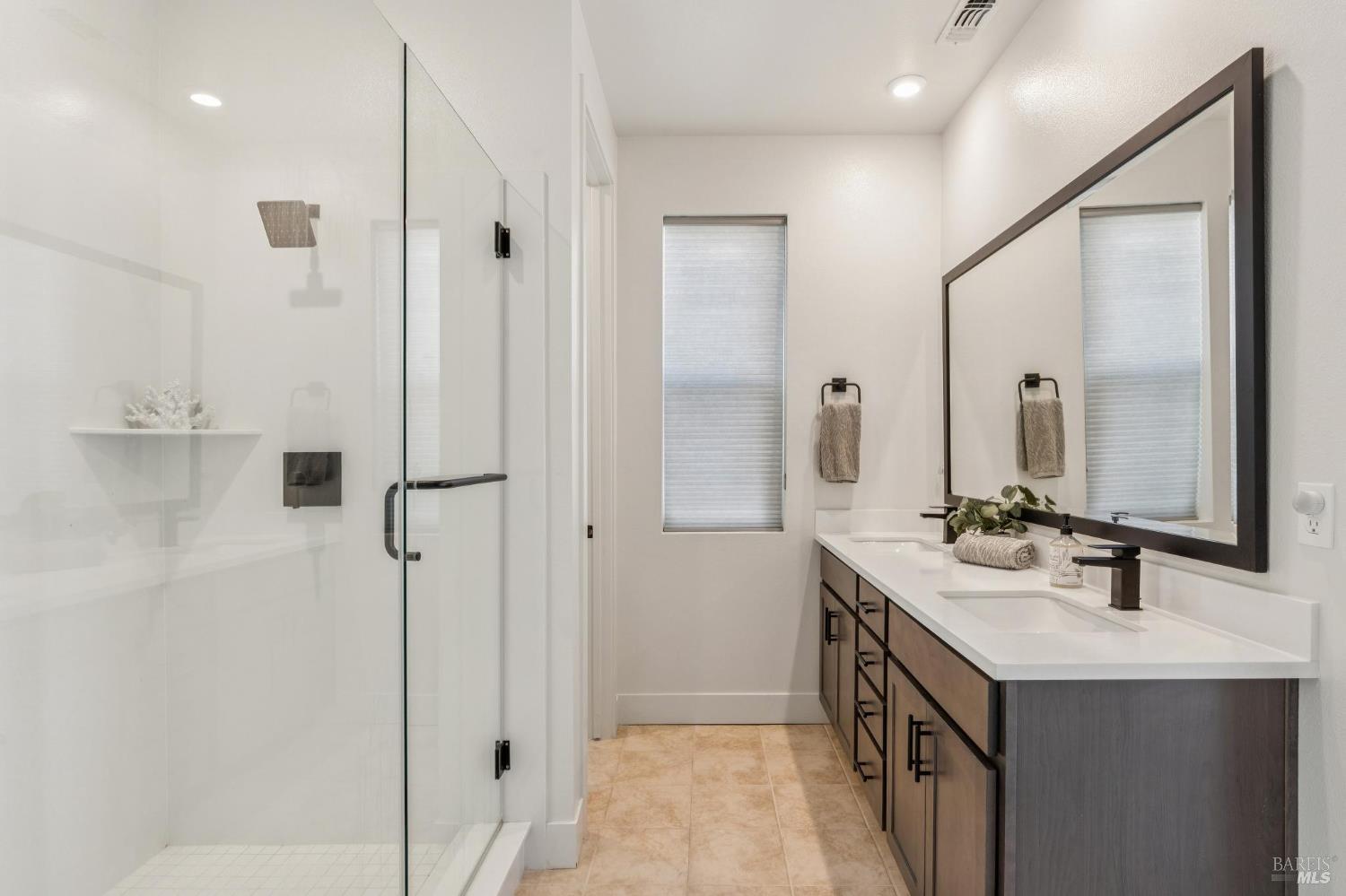 Detail Gallery Image 26 of 39 For 317 Verandah Ave, Novato,  CA 94945 - 3 Beds | 2/1 Baths