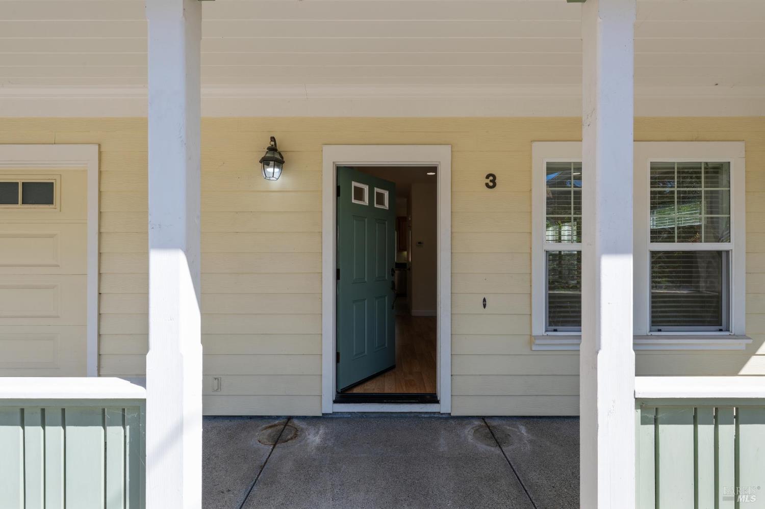 Detail Gallery Image 7 of 58 For 3 Hill Dr, Petaluma,  CA 94952 - 3 Beds | 2/1 Baths