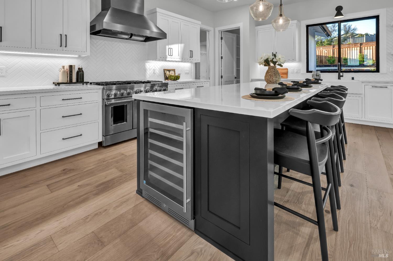 Detail Gallery Image 14 of 37 For 2011 Long Leaf Ct, Santa Rosa,  CA 95403 - 4 Beds | 3 Baths