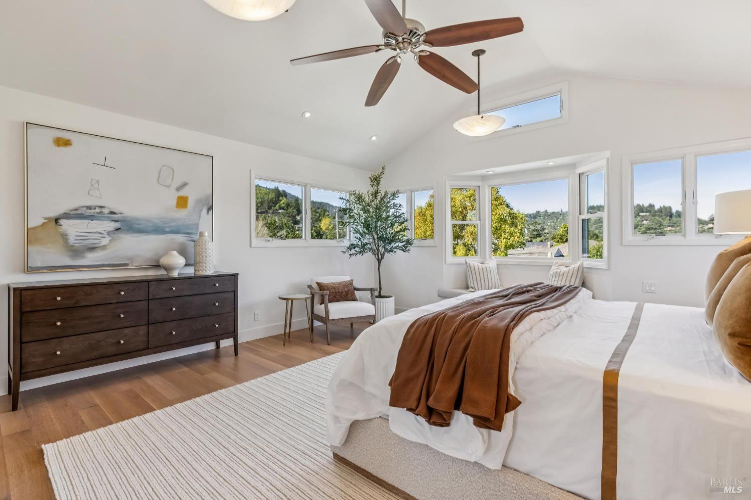 Detail Gallery Image 32 of 64 For 38 Cornell Ave, Larkspur,  CA 94939 - 5 Beds | 3 Baths