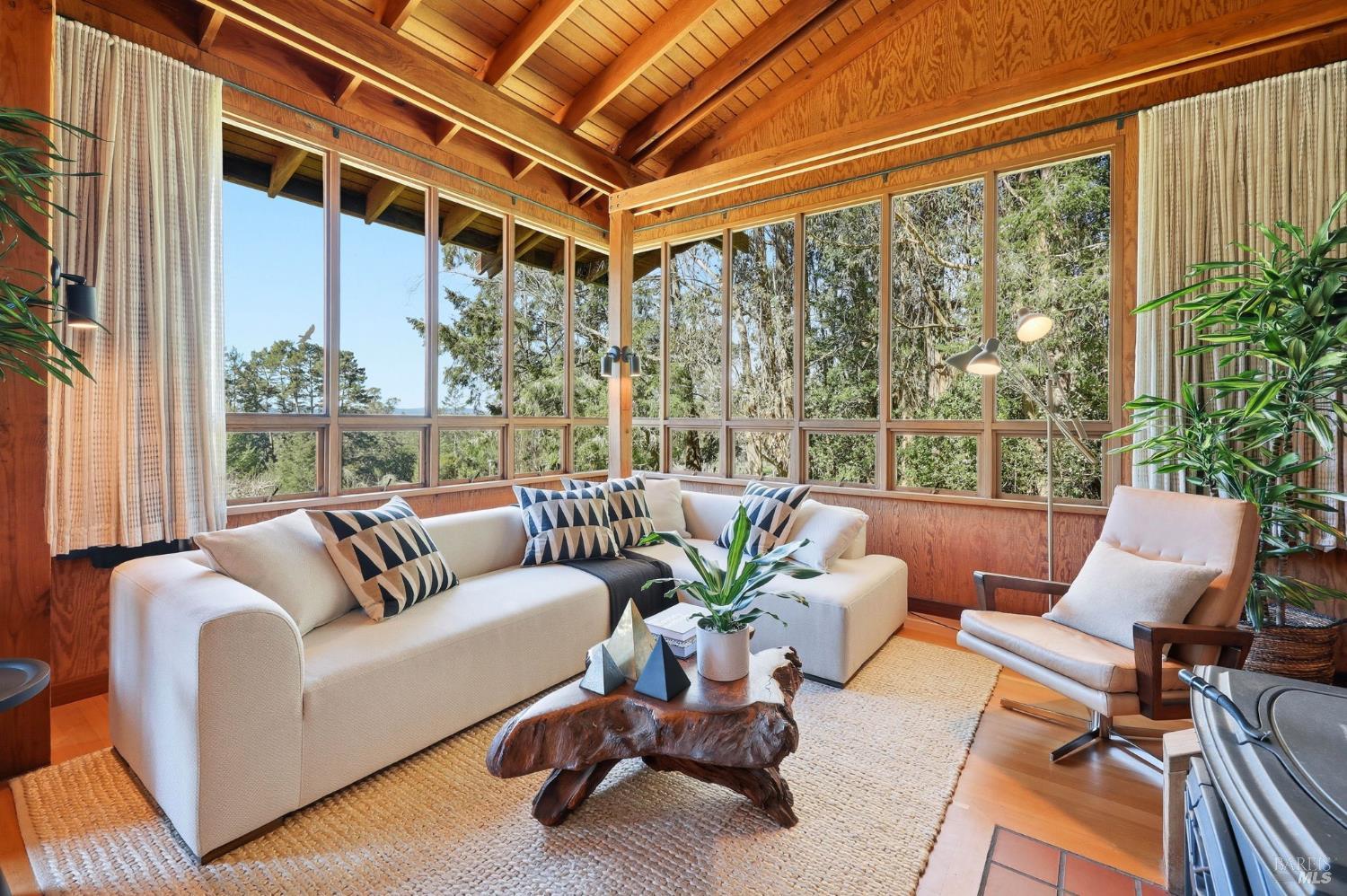 Detail Gallery Image 8 of 63 For 4142 Burnside Rd, Sebastopol,  CA 95472 - 3 Beds | 3 Baths