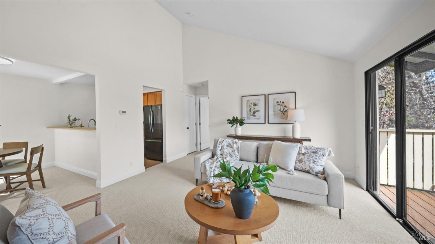 Detail Gallery Image 4 of 21 For 279 Enterprise Dr, Rohnert Park,  CA 94928 - 1 Beds | 1 Baths