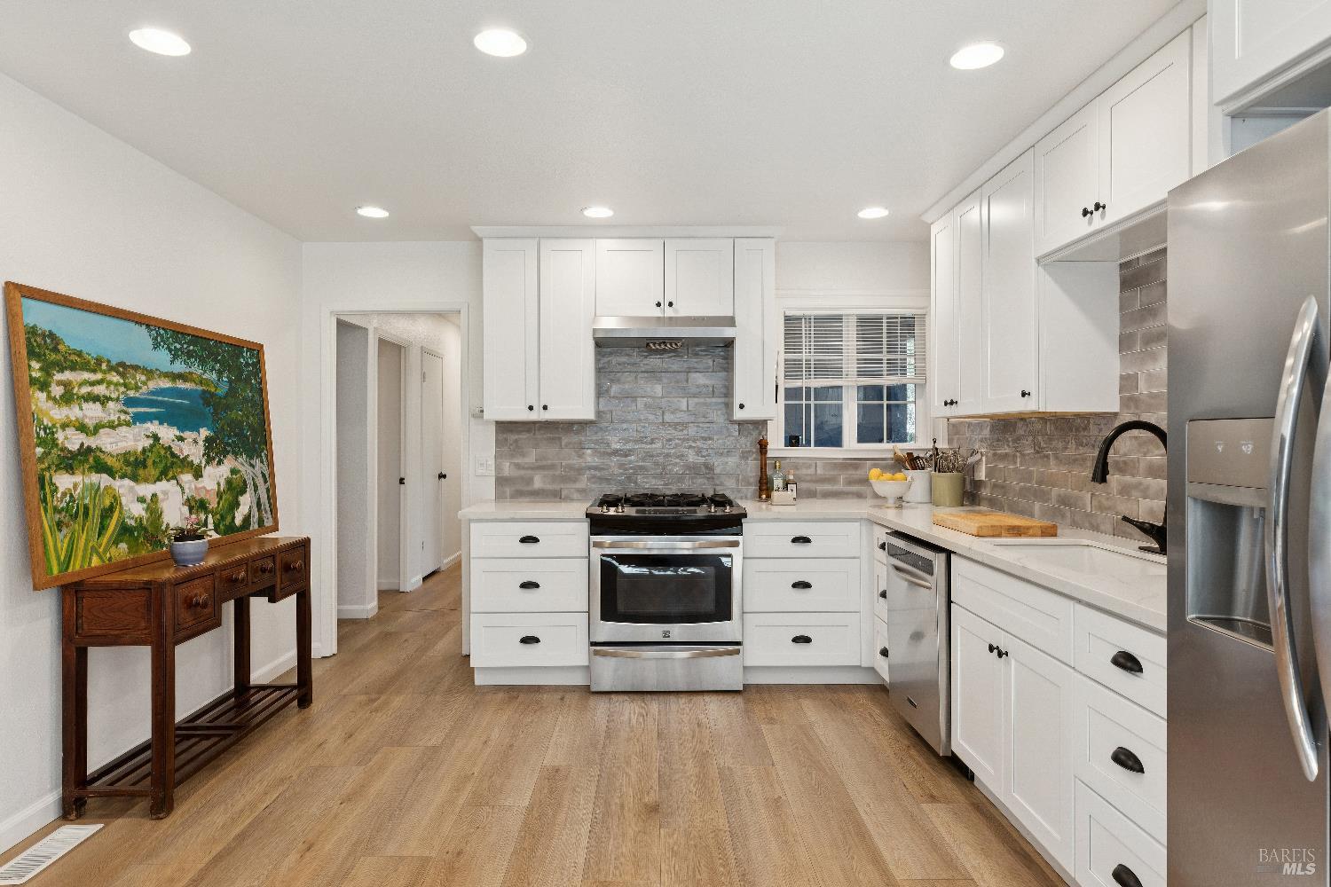 Detail Gallery Image 10 of 31 For 731 5th St, Sonoma,  CA 95476 - 3 Beds | 2 Baths