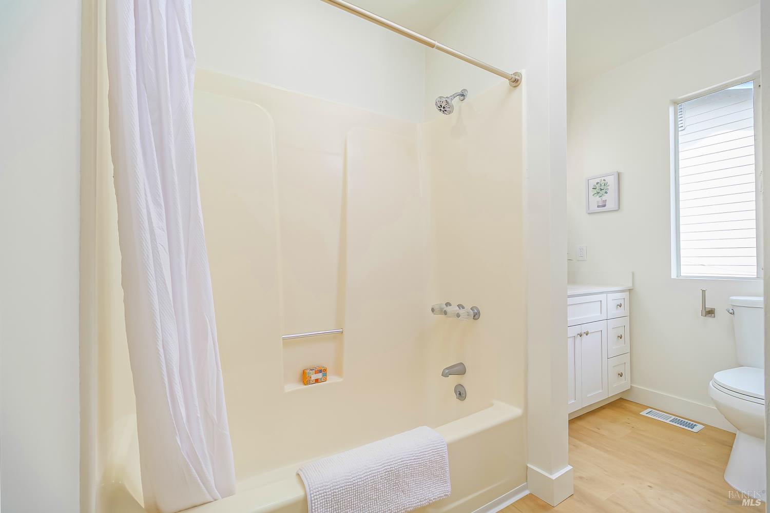 Detail Gallery Image 30 of 37 For 45 Del Oro Lagoon Dr, Novato,  CA 94949 - 3 Beds | 2 Baths