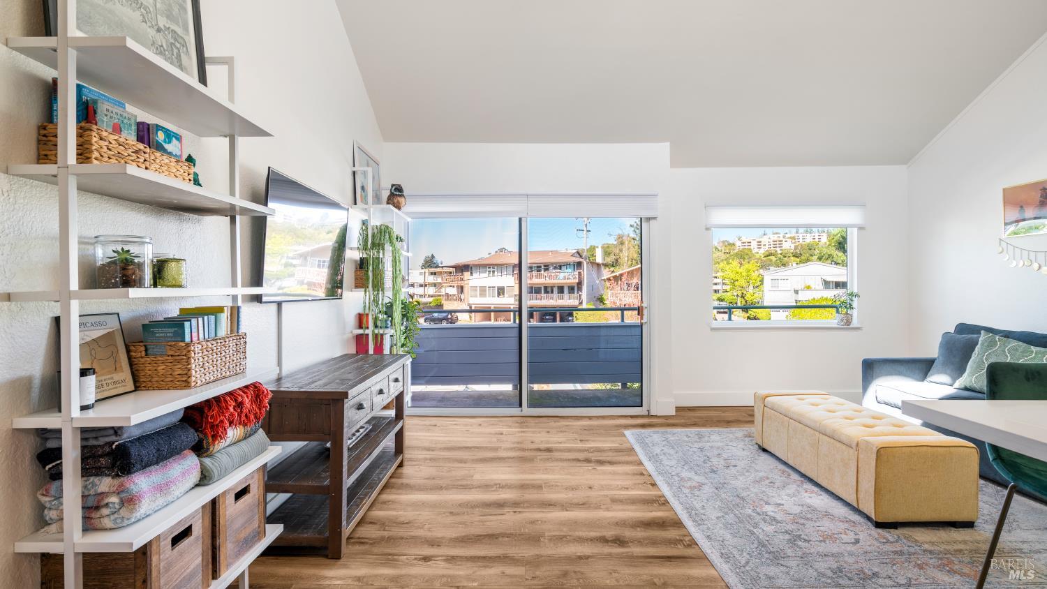 Detail Gallery Image 24 of 35 For 408 Larkspur Plaza Dr, Larkspur,  CA 94939 - 1 Beds | 1 Baths