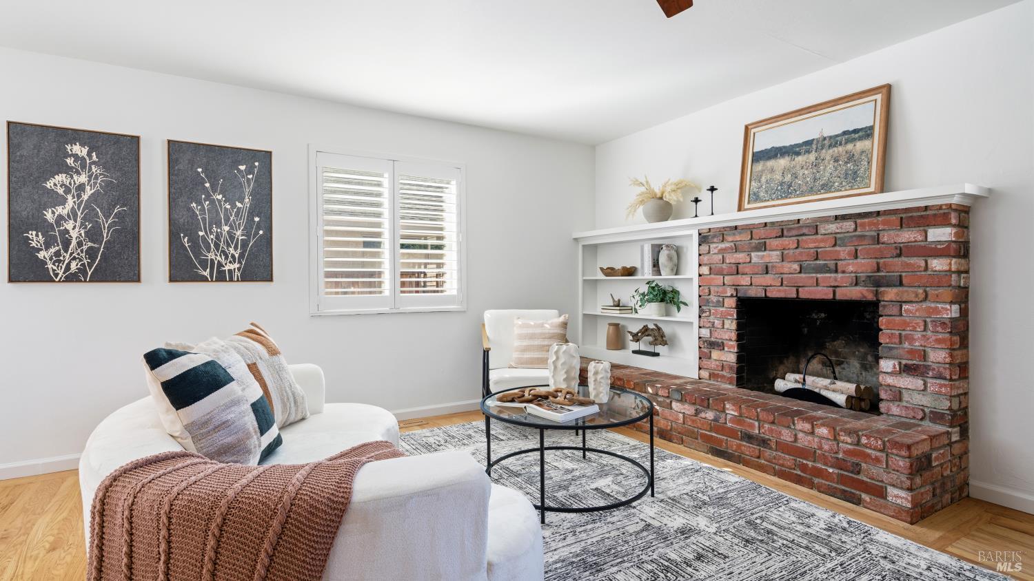 Detail Gallery Image 6 of 34 For 3528 Yale Dr, Santa Rosa,  CA 95405 - 3 Beds | 2 Baths