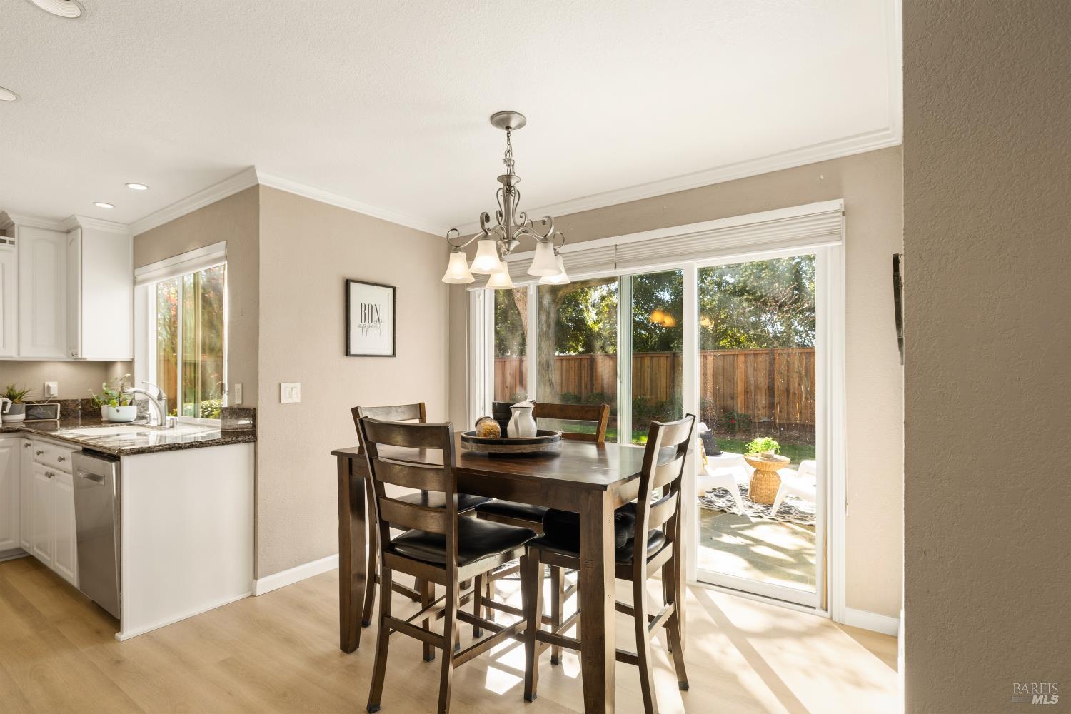 Detail Gallery Image 27 of 87 For 635 Daffodil Dr, Benicia,  CA 94510 - 4 Beds | 2/1 Baths