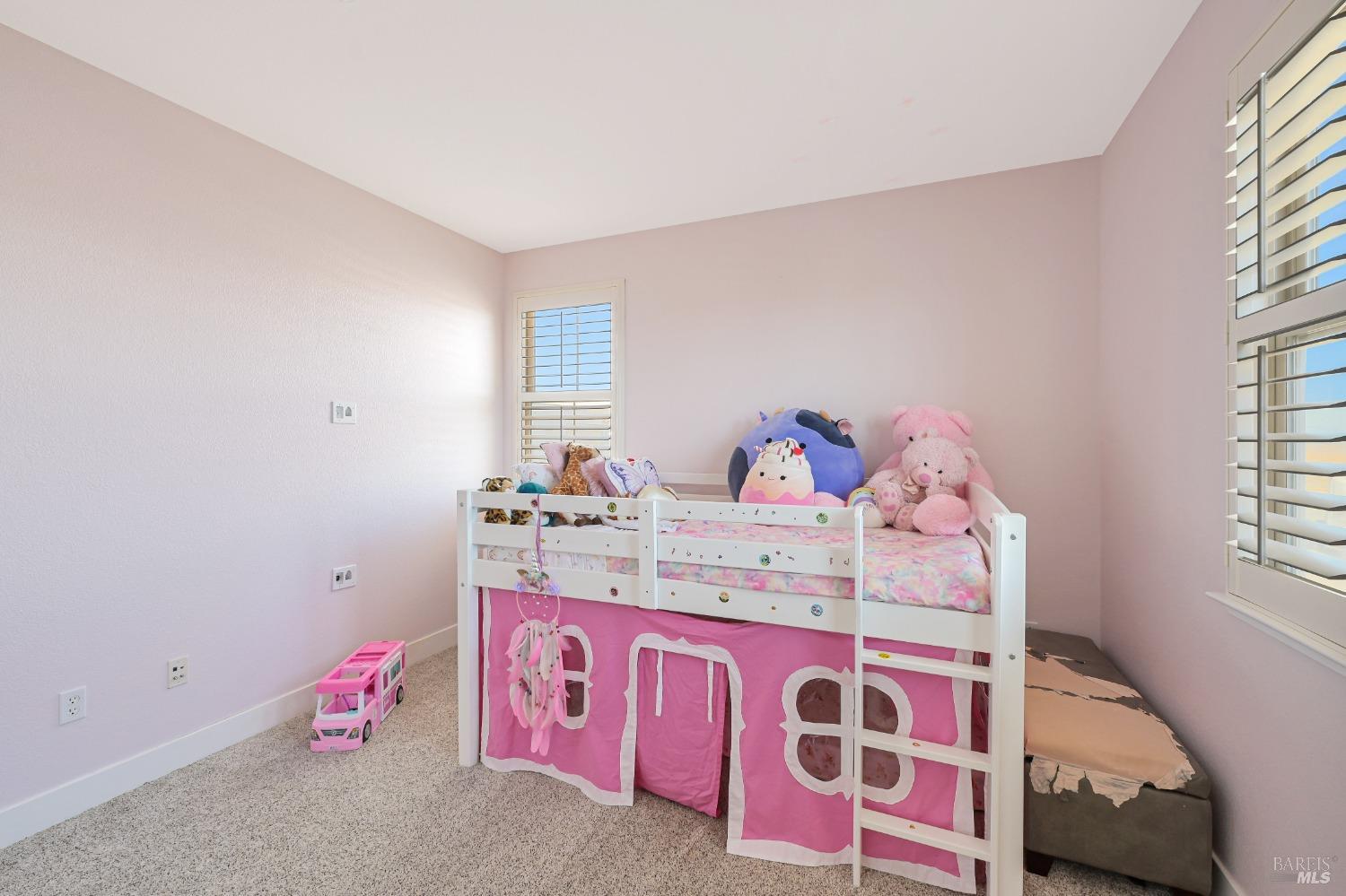 Detail Gallery Image 23 of 31 For 46 Audubon Way, Novato,  CA 94949 - 4 Beds | 3 Baths