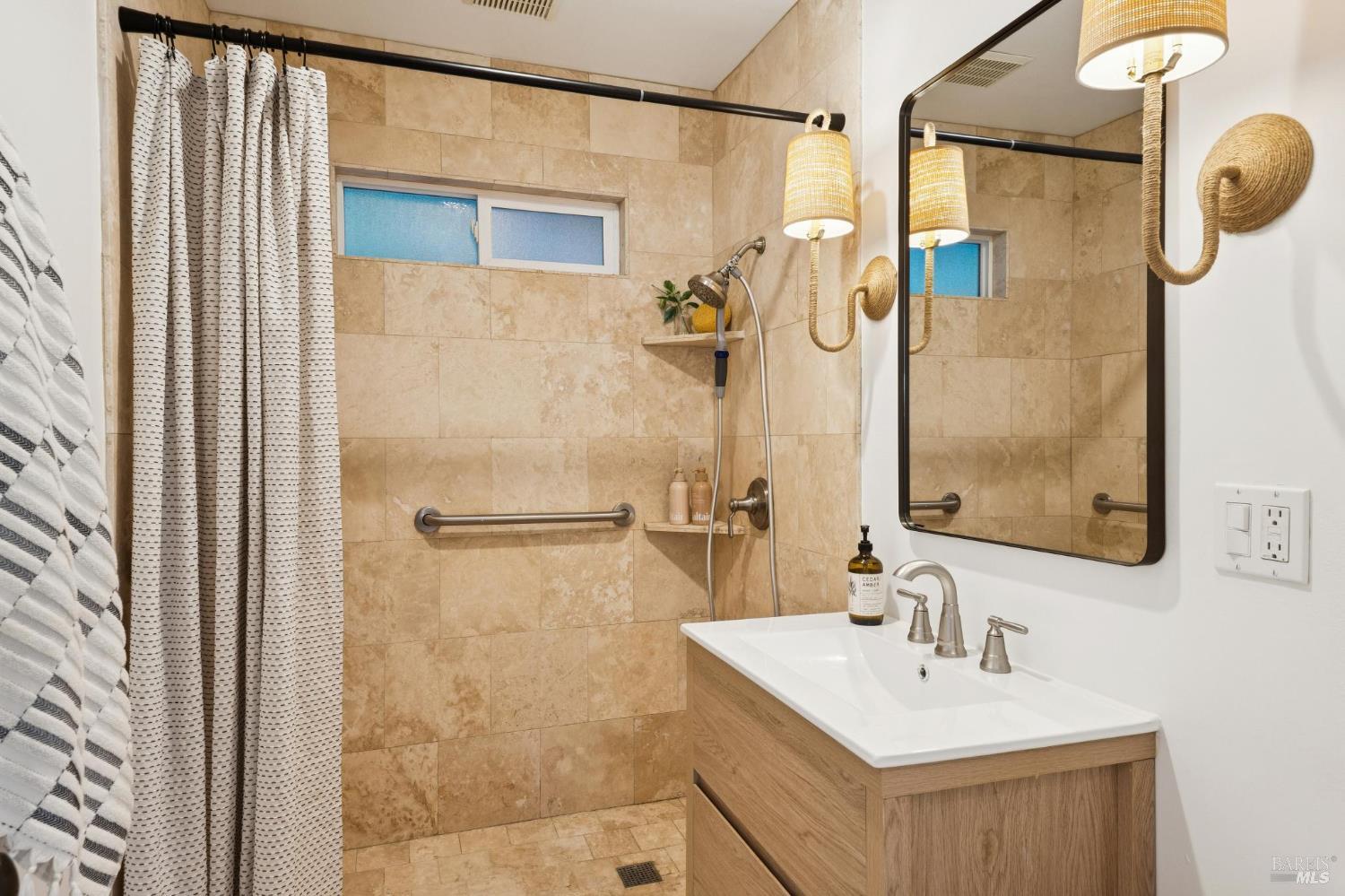 Detail Gallery Image 13 of 19 For 51 Tamalpais Rd, Fairfax,  CA 94930 - 2 Beds | 1 Baths