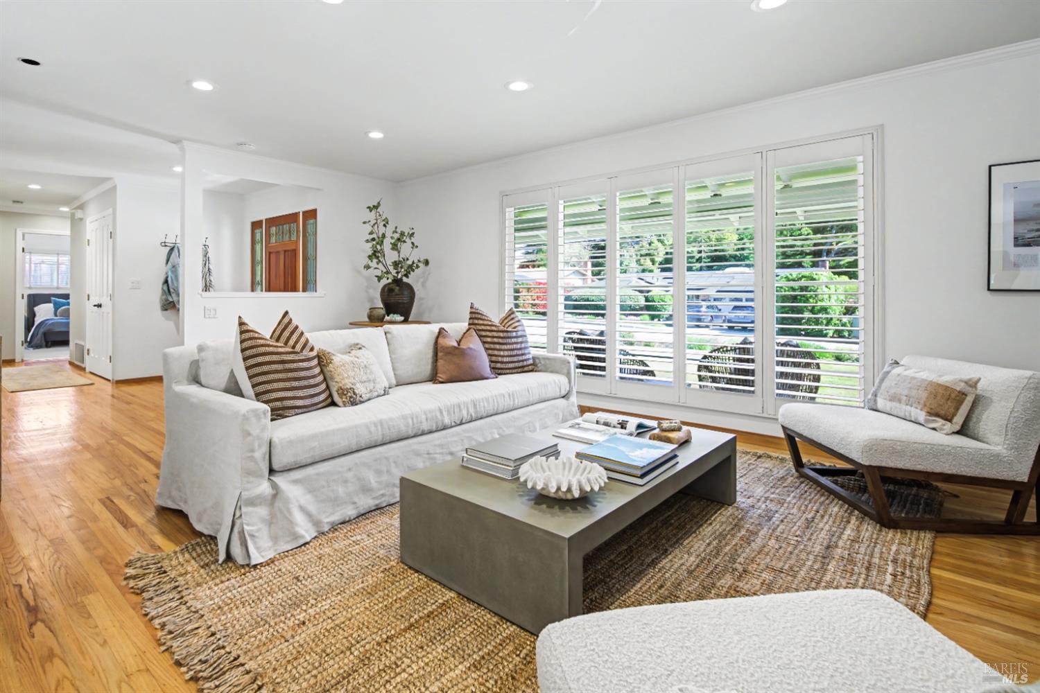 Detail Gallery Image 11 of 48 For 255 Knight Dr, San Rafael,  CA 94901 - 3 Beds | 2 Baths