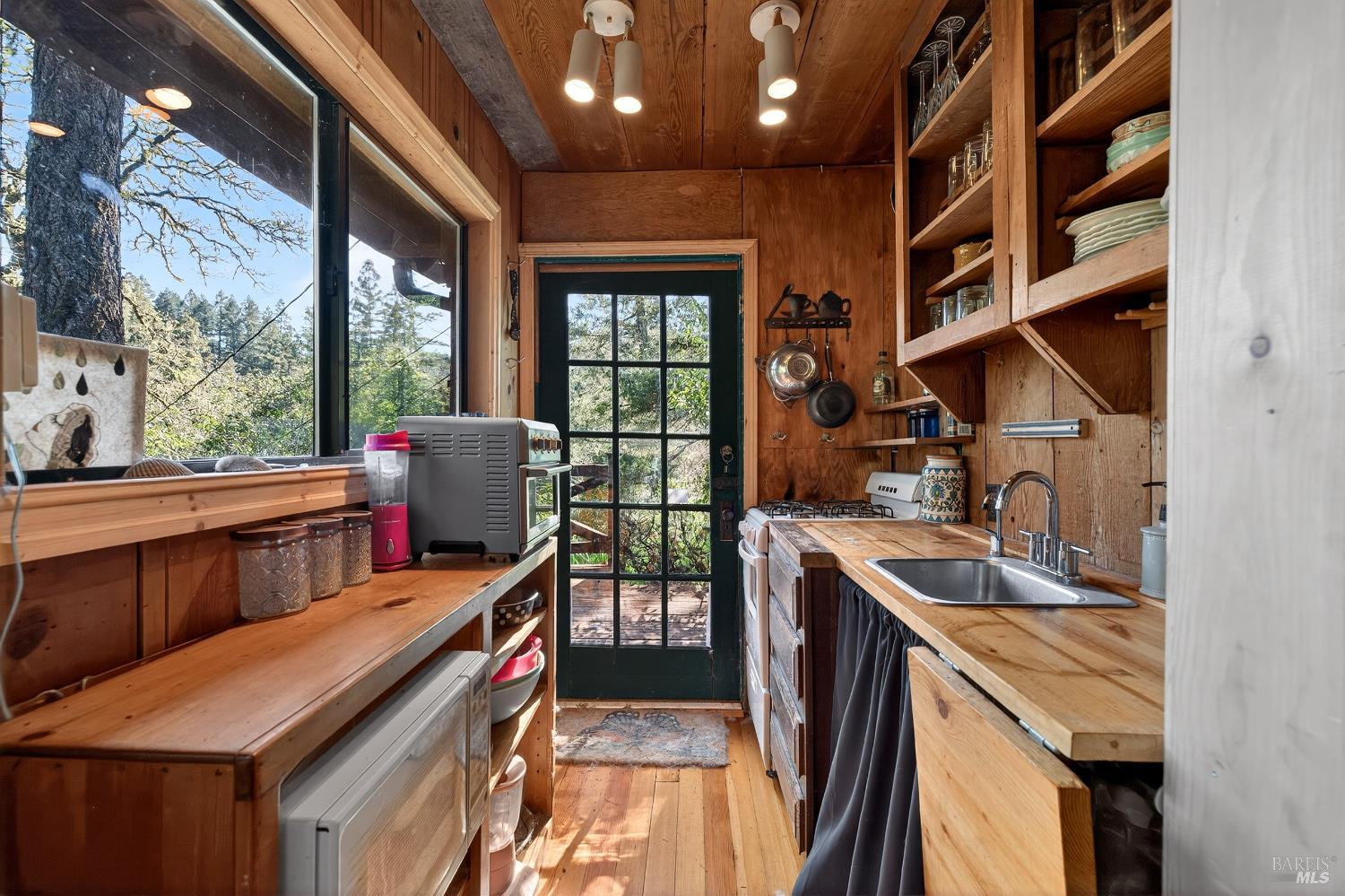 Detail Gallery Image 9 of 21 For 5925 Austin Creek Rd, Cazadero,  CA 95421 - 1 Beds | 1 Baths