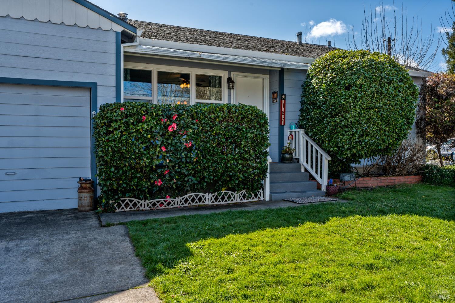 Detail Gallery Image 2 of 22 For 187 Magnolia St, Ukiah,  CA 95482 - 2 Beds | 1 Baths