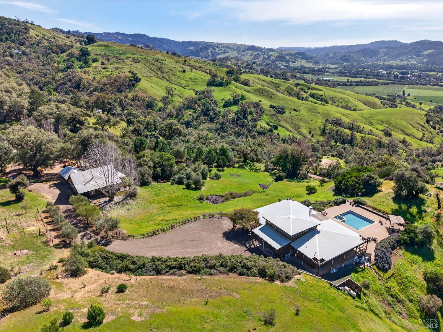 Detail Gallery Image 5 of 67 For 17350 Deer Meadows Rd, Boonville,  CA 95415 - 3 Beds | 2 Baths