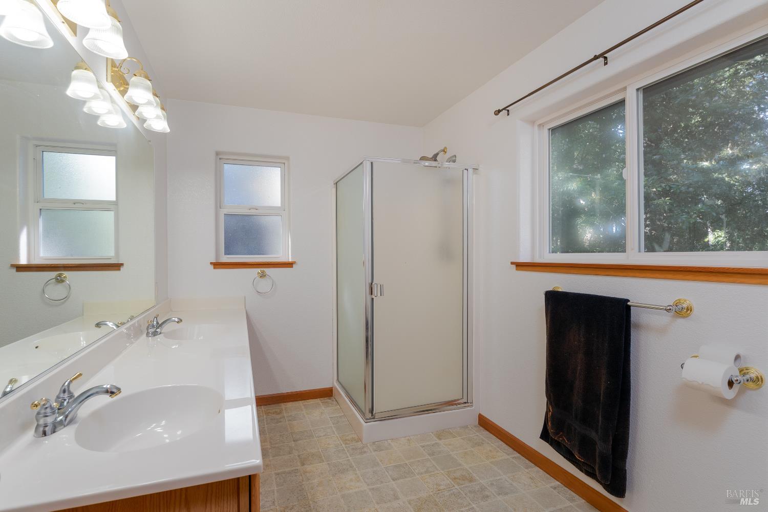 Detail Gallery Image 14 of 42 For 4862 Blue Lake Rd, Willits,  CA 95490 - 3 Beds | 2 Baths